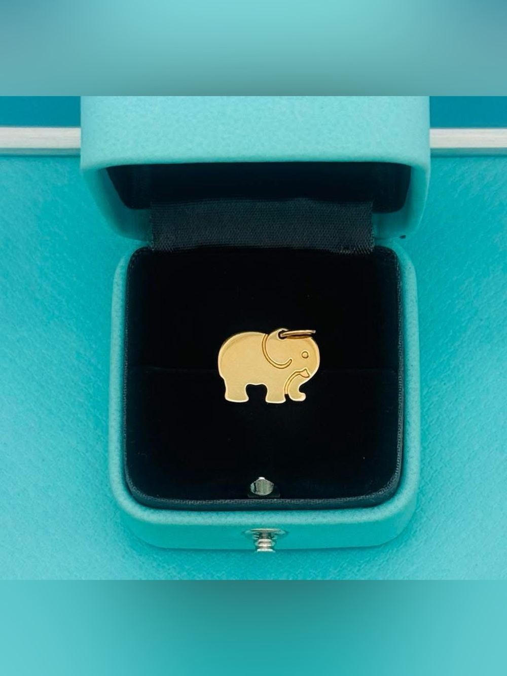 Tiffany & Co.
Elephant Never Forgets” Rose Gold Charm - Picture 2 of 8